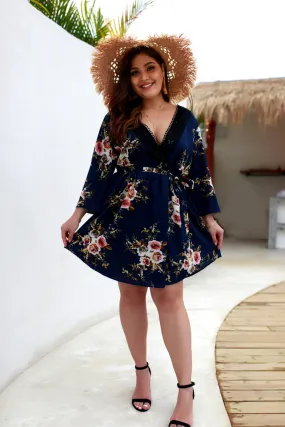 Marineblaues Kleid