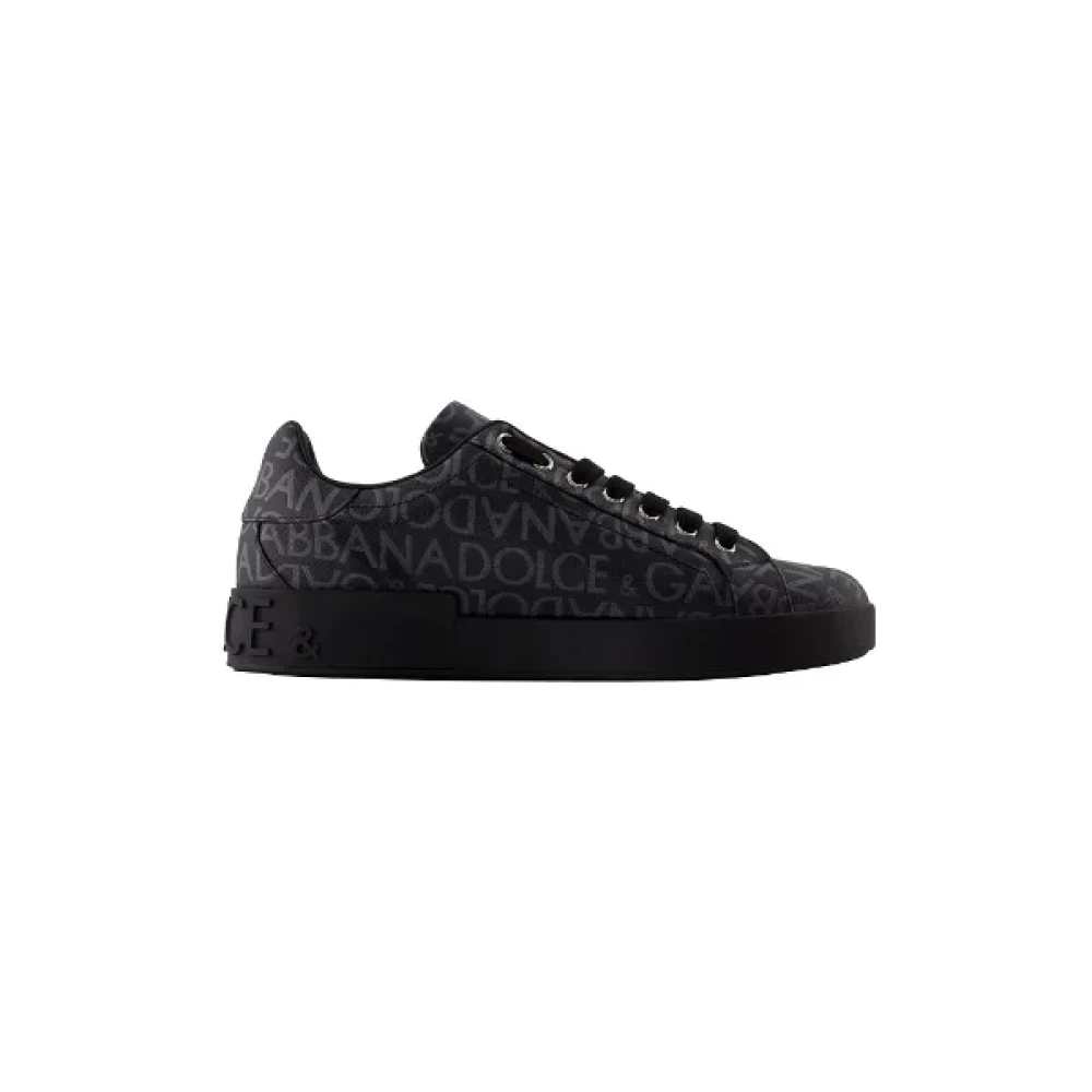 Pre-owned Canvas sneakers